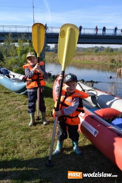 Zdjęcie w galerii na portalu naszwodzislaw.com: Kajaki i pontony do hangarów, czyli finał wodniackiego sezonu na górnej Odrze wiadomości z regionu