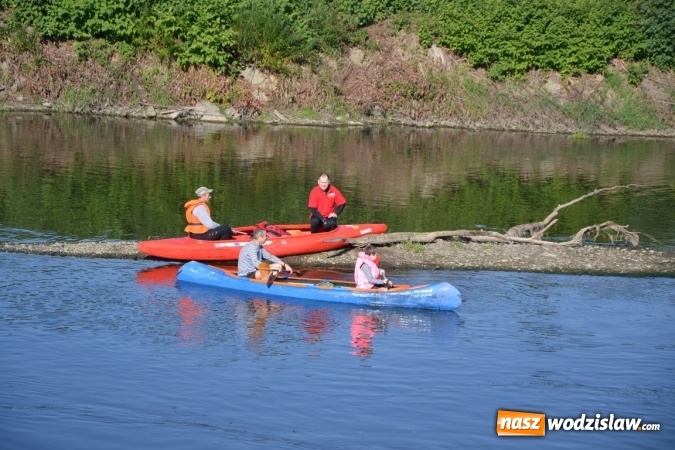 Zdjęcie w galerii na portalu naszwodzislaw.com: Kajaki i pontony do hangarów, czyli finał wodniackiego sezonu na górnej Odrze wiadomości z regionu