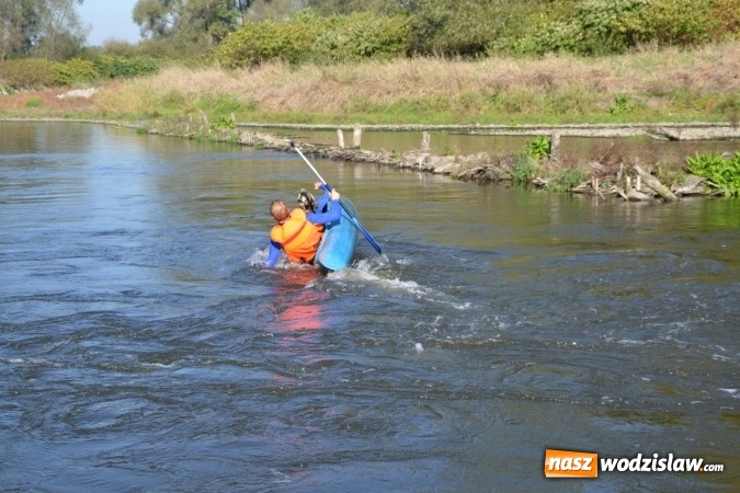 Zdjęcie w galerii na portalu naszwodzislaw.com: Kajaki i pontony do hangarów, czyli finał wodniackiego sezonu na górnej Odrze wiadomości z regionu