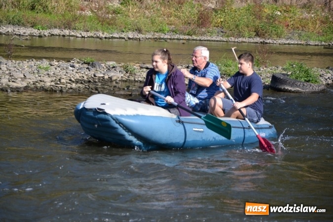Zdjęcie w galerii na portalu naszwodzislaw.com: Kajaki i pontony do hangarów, czyli finał wodniackiego sezonu na górnej Odrze wiadomości z regionu