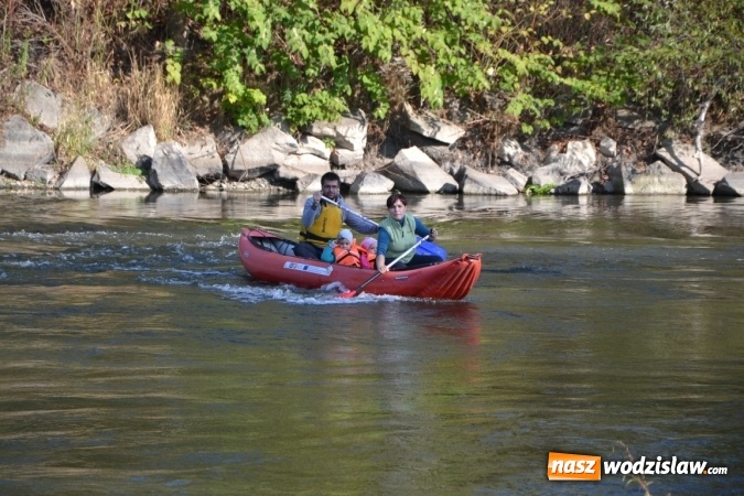 Zdjęcie w galerii na portalu naszwodzislaw.com: Kajaki i pontony do hangarów, czyli finał wodniackiego sezonu na górnej Odrze wiadomości z regionu