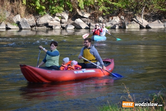 Zdjęcie w galerii na portalu naszwodzislaw.com: Kajaki i pontony do hangarów, czyli finał wodniackiego sezonu na górnej Odrze wiadomości z regionu