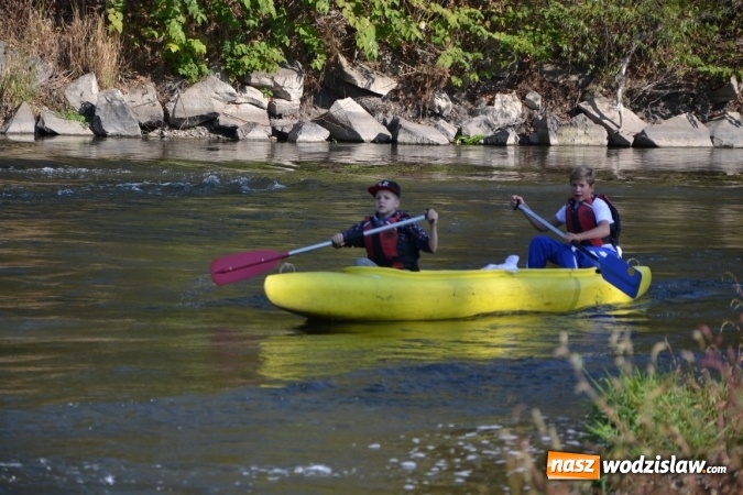 Zdjęcie w galerii na portalu naszwodzislaw.com: Kajaki i pontony do hangarów, czyli finał wodniackiego sezonu na górnej Odrze wiadomości z regionu
