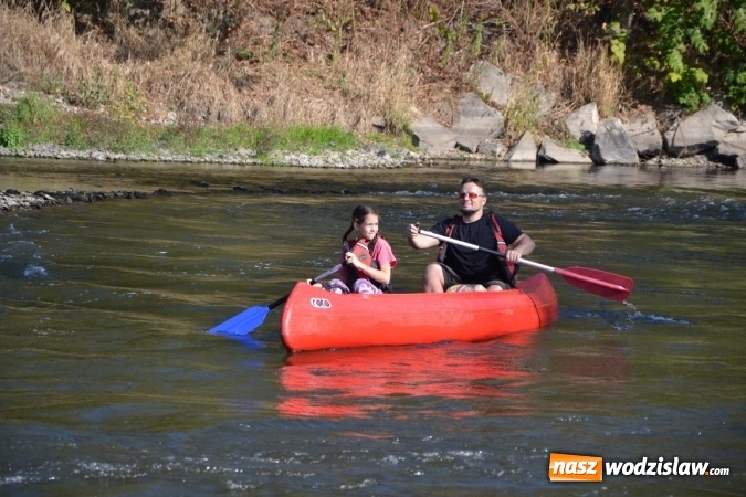 Zdjęcie w galerii na portalu naszwodzislaw.com: Kajaki i pontony do hangarów, czyli finał wodniackiego sezonu na górnej Odrze wiadomości z regionu