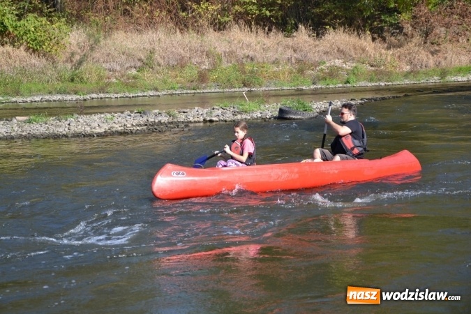 Zdjęcie w galerii na portalu naszwodzislaw.com: Kajaki i pontony do hangarów, czyli finał wodniackiego sezonu na górnej Odrze wiadomości z regionu