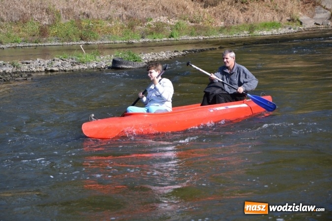 Zdjęcie w galerii na portalu naszwodzislaw.com: Kajaki i pontony do hangarów, czyli finał wodniackiego sezonu na górnej Odrze wiadomości z regionu