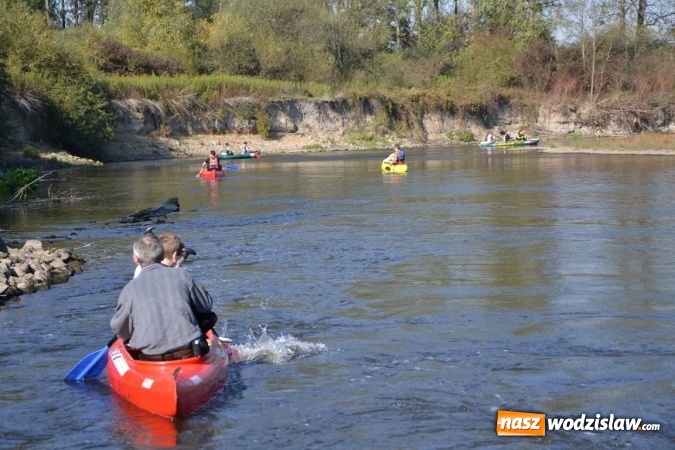Zdjęcie w galerii na portalu naszwodzislaw.com: Kajaki i pontony do hangarów, czyli finał wodniackiego sezonu na górnej Odrze wiadomości z regionu