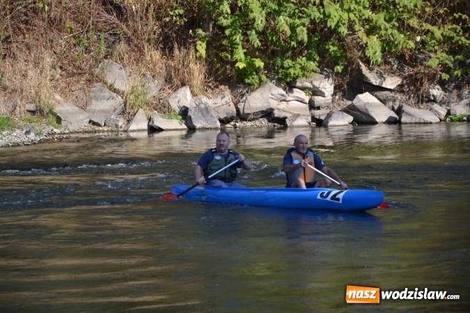 Zdjęcie w galerii na portalu naszwodzislaw.com: Kajaki i pontony do hangarów, czyli finał wodniackiego sezonu na górnej Odrze wiadomości z regionu