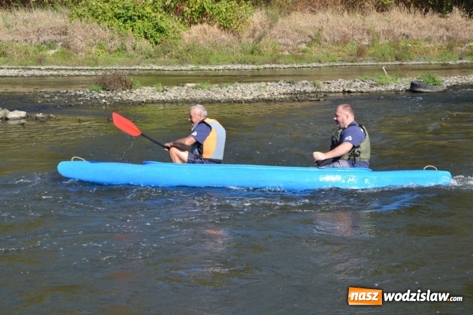 Zdjęcie w galerii na portalu naszwodzislaw.com: Kajaki i pontony do hangarów, czyli finał wodniackiego sezonu na górnej Odrze wiadomości z regionu