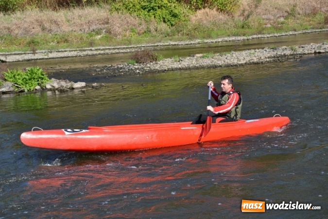 Zdjęcie w galerii na portalu naszwodzislaw.com: Kajaki i pontony do hangarów, czyli finał wodniackiego sezonu na górnej Odrze wiadomości z regionu