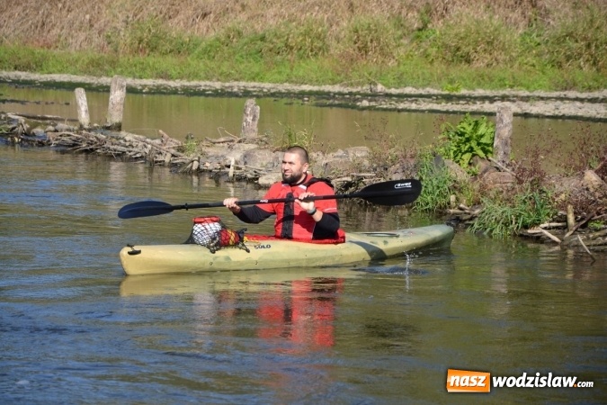 Zdjęcie w galerii na portalu naszwodzislaw.com: Kajaki i pontony do hangarów, czyli finał wodniackiego sezonu na górnej Odrze wiadomości z regionu