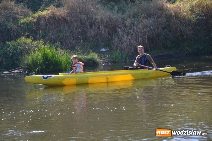 Zdjęcie w galerii na portalu naszwodzislaw.com: Kajaki i pontony do hangarów, czyli finał wodniackiego sezonu na górnej Odrze wiadomości z regionu