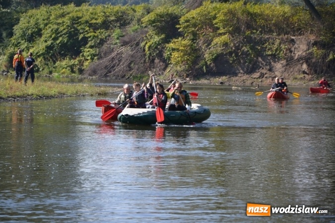 Zdjęcie w galerii na portalu naszwodzislaw.com: Kajaki i pontony do hangarów, czyli finał wodniackiego sezonu na górnej Odrze wiadomości z regionu