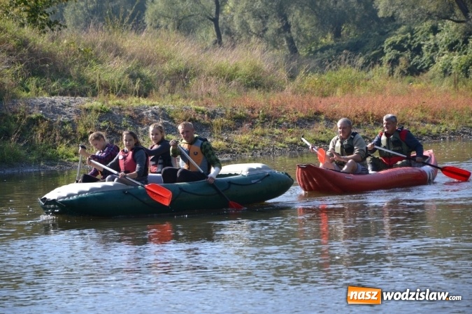 Zdjęcie w galerii na portalu naszwodzislaw.com: Kajaki i pontony do hangarów, czyli finał wodniackiego sezonu na górnej Odrze wiadomości z regionu