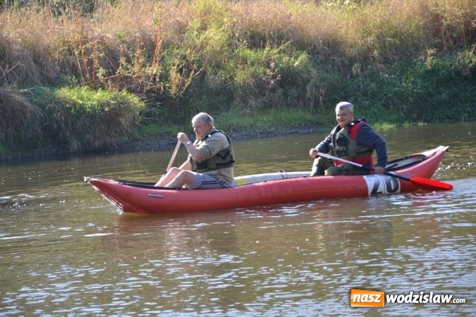 Zdjęcie w galerii na portalu naszwodzislaw.com: Kajaki i pontony do hangarów, czyli finał wodniackiego sezonu na górnej Odrze wiadomości z regionu