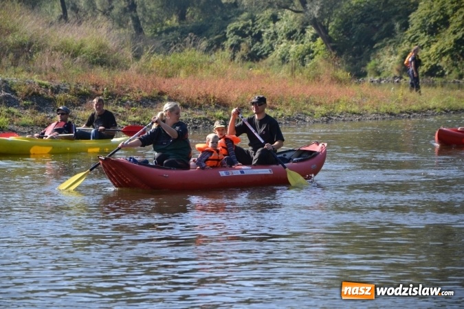 Zdjęcie w galerii na portalu naszwodzislaw.com: Kajaki i pontony do hangarów, czyli finał wodniackiego sezonu na górnej Odrze wiadomości z regionu