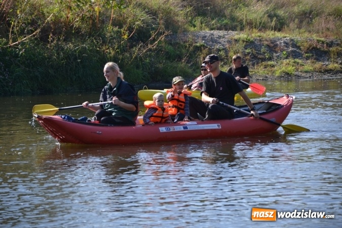 Zdjęcie w galerii na portalu naszwodzislaw.com: Kajaki i pontony do hangarów, czyli finał wodniackiego sezonu na górnej Odrze wiadomości z regionu