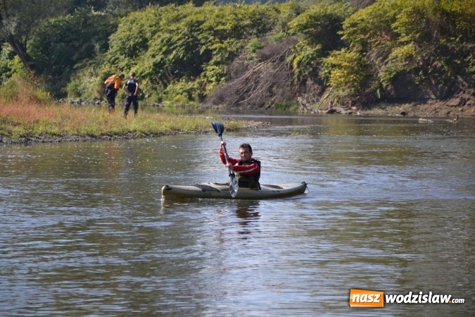 Zdjęcie w galerii na portalu naszwodzislaw.com: Kajaki i pontony do hangarów, czyli finał wodniackiego sezonu na górnej Odrze wiadomości z regionu