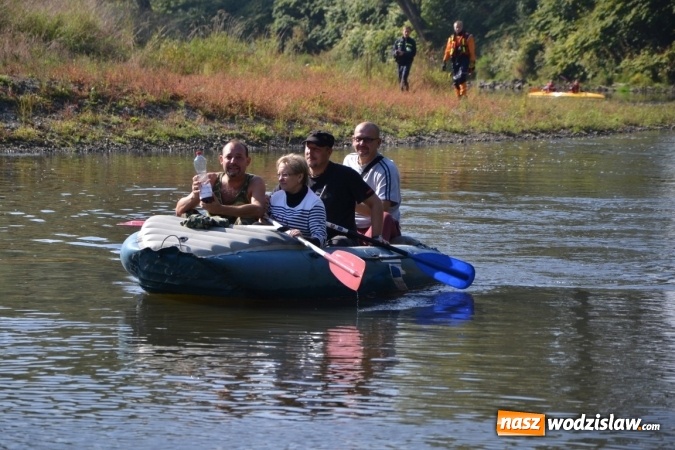Zdjęcie w galerii na portalu naszwodzislaw.com: Kajaki i pontony do hangarów, czyli finał wodniackiego sezonu na górnej Odrze wiadomości z regionu