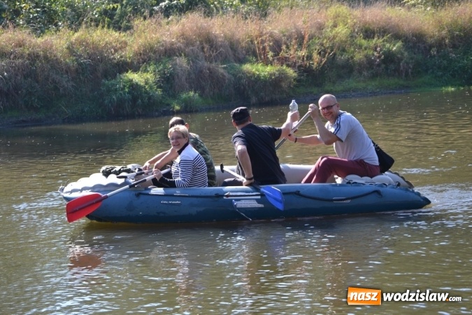 Zdjęcie w galerii na portalu naszwodzislaw.com: Kajaki i pontony do hangarów, czyli finał wodniackiego sezonu na górnej Odrze wiadomości z regionu