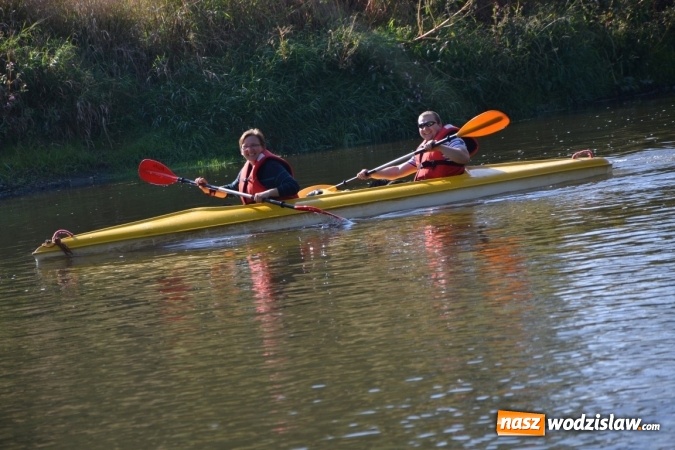 Zdjęcie w galerii na portalu naszwodzislaw.com: Kajaki i pontony do hangarów, czyli finał wodniackiego sezonu na górnej Odrze wiadomości z regionu