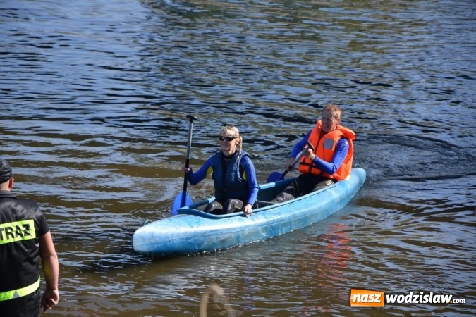Zdjęcie w galerii na portalu naszwodzislaw.com: Kajaki i pontony do hangarów, czyli finał wodniackiego sezonu na górnej Odrze wiadomości z regionu