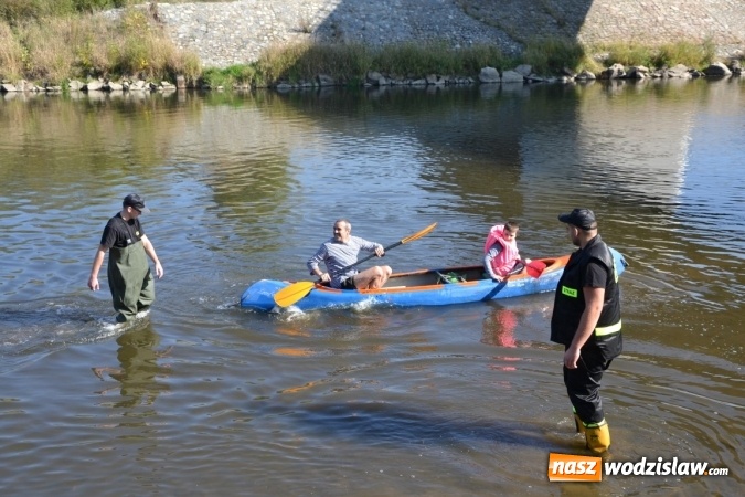 Zdjęcie w galerii na portalu naszwodzislaw.com: Kajaki i pontony do hangarów, czyli finał wodniackiego sezonu na górnej Odrze wiadomości z regionu