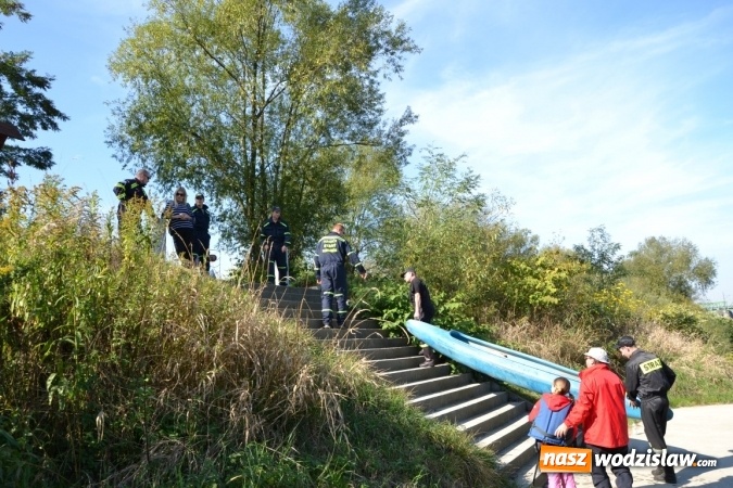 Zdjęcie w galerii na portalu naszwodzislaw.com: Kajaki i pontony do hangarów, czyli finał wodniackiego sezonu na górnej Odrze wiadomości z regionu