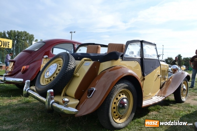 Zdjęcie w galerii na portalu naszwodzislaw.com: Oldtimery z całego regionu zjechały do Zabełkowa wiadomości z regionu