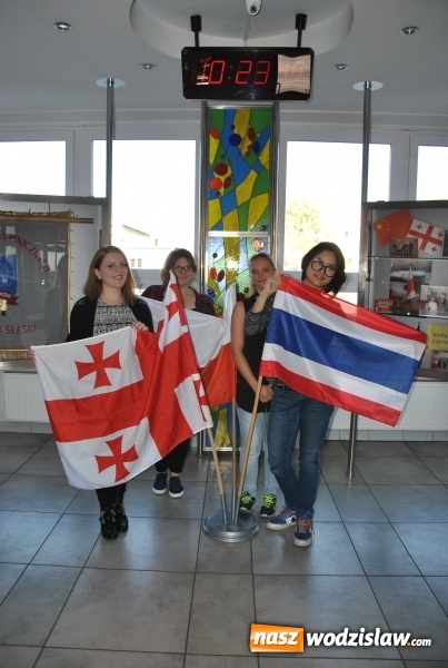 Zdjęcie w galerii na portalu naszwodzislaw.com: Studentki z Tajlandii i Gruzji w Zespole Szkół Technicznych w Wodzisławiu Śląskim wiadomości z regionu