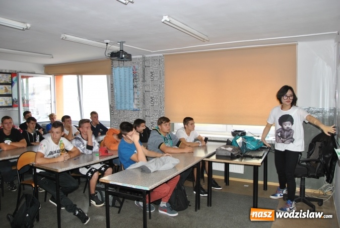 Zdjęcie w galerii na portalu naszwodzislaw.com: Studentki z Tajlandii i Gruzji w Zespole Szkół Technicznych w Wodzisławiu Śląskim wiadomości z regionu