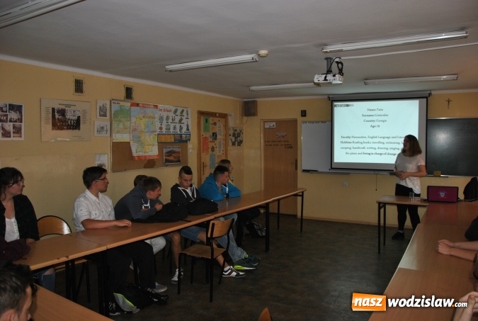 Zdjęcie w galerii na portalu naszwodzislaw.com: Studentki z Tajlandii i Gruzji w Zespole Szkół Technicznych w Wodzisławiu Śląskim wiadomości z regionu