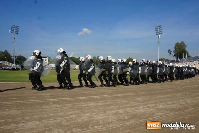 Zdjęcie w galerii na portalu naszwodzislaw.com: Policjanci z Wodzisławia ćwiczyli tworzenie szyków wiadomości z regionu