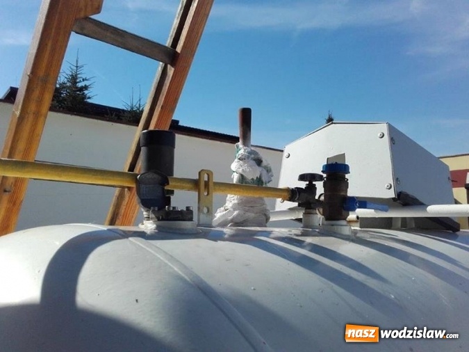 Zdjęcie w galerii na portalu naszwodzislaw.com: Rozszczelniony zbiornik w Gorzycach przyczyną ewakuowania mieszkańców z pobliskich domów wiadomości z regionu