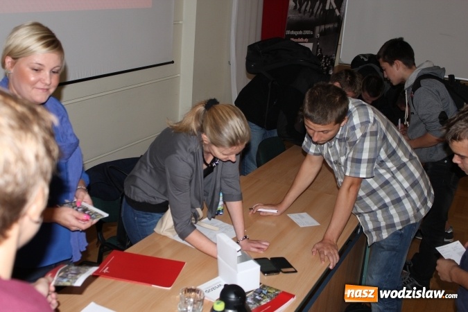 Zdjęcie w galerii na portalu naszwodzislaw.com: Bohaterka serialu W11 gościem ZSZ w Wodzisławiu Śląskim  wiadomości z regionu