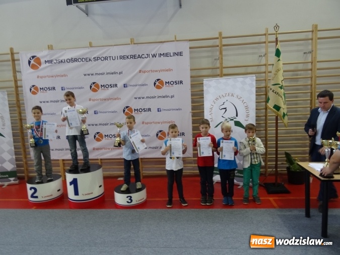 Zdjęcie w galerii na portalu naszwodzislaw.com: Piątka zawodników UKS Baszta w pierwszej dziesiątce Mistrzostw Śląska w Szachach Szybkich! wiadomości z regionu