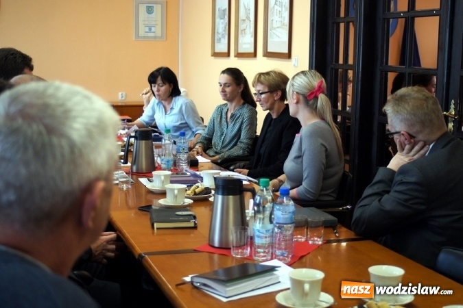 Zdjęcie w galerii na portalu naszwodzislaw.com: Mszana: Stypendia głównym tematem posiedzenia Komisji Spraw Społecznych  wiadomości z regionu