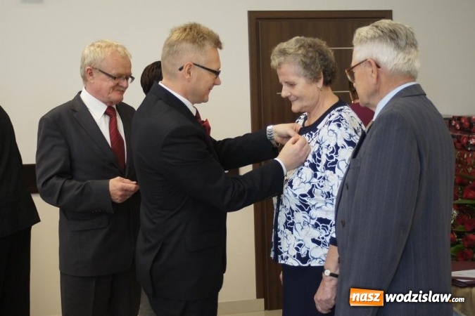 Zdjęcie w galerii na portalu naszwodzislaw.com: 24 pary małżeńskie z Mszany świętowały Złote i Diamentowe Gody wiadomości z regionu