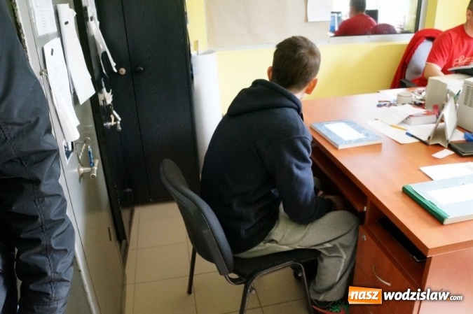 Zdjęcie w galerii na portalu naszwodzislaw.com: Chłopcy w wieku od 14 do 16 lat napadli na 23-letniego mieszkańca Radlina  wiadomości z regionu