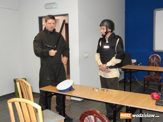 Zdjęcie w galerii na portalu naszwodzislaw.com: Chciał zostać policjantem. Marzenie pomogli spełnić wodzisławscy mundurowi  wiadomości z regionu