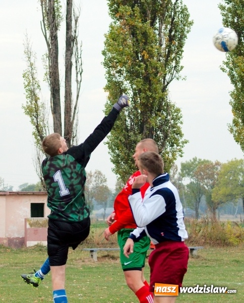 Zdjęcie w galerii na portalu naszwodzislaw.com: B klasa: Rezerwy Unii Turza z kompletem punktów wiadomości z regionu