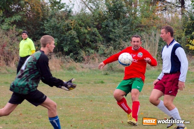 Zdjęcie w galerii na portalu naszwodzislaw.com: B klasa: Rezerwy Unii Turza z kompletem punktów wiadomości z regionu