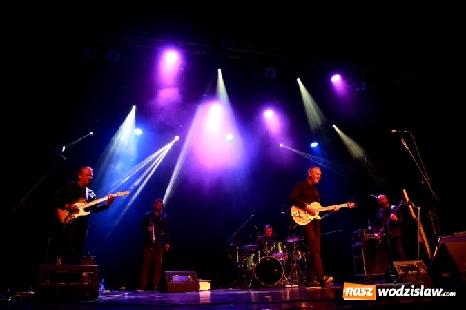 Zdjęcie w galerii na portalu naszwodzislaw.com: Zespół Raz, Dwa, Trzy wystąpił na deskach rydułtowskiej sceny  wiadomości z regionu