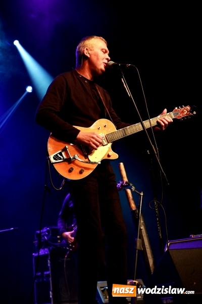 Zdjęcie w galerii na portalu naszwodzislaw.com: Zespół Raz, Dwa, Trzy wystąpił na deskach rydułtowskiej sceny  wiadomości z regionu