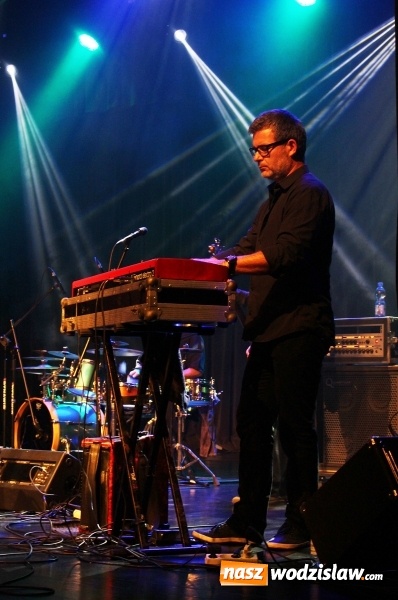 Zdjęcie w galerii na portalu naszwodzislaw.com: Zespół Raz, Dwa, Trzy wystąpił na deskach rydułtowskiej sceny  wiadomości z regionu