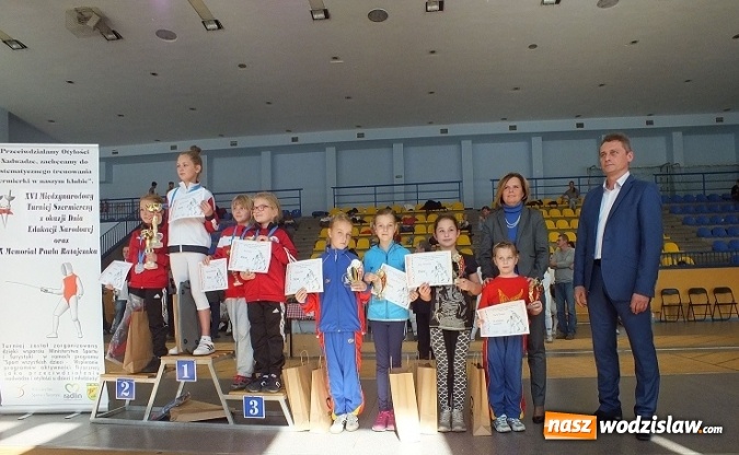 Zdjęcie w galerii na portalu naszwodzislaw.com: XVI Ogólnopolski Turniej Szermierczy z okazji Dnia Edukacji Narodowej już za nami  wiadomości z regionu