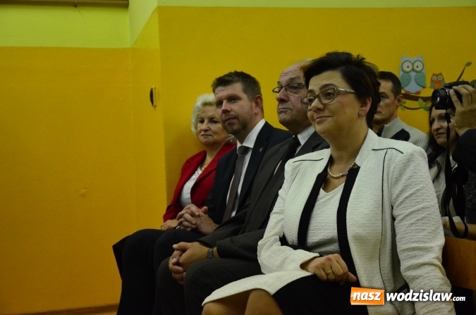 Zdjęcie w galerii na portalu naszwodzislaw.com: Uroczyste pasowanie na ucznia w Szkole Podstawowej nr 15 wiadomości z regionu