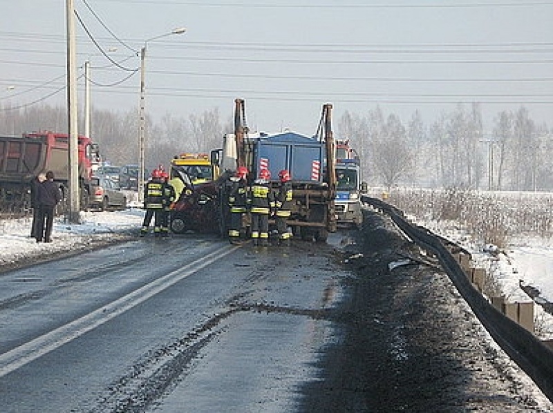 Zdjęcie w galerii na portalu naszwodzislaw.com: Śmiertelny wypadek w Mszanie wiadomości z regionu