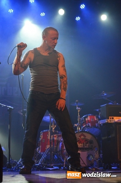 Zdjęcie w galerii na portalu naszwodzislaw.com: The Analogs i Farben Lehre na deskach pszowskiej sceny! wiadomości z regionu