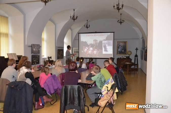Zdjęcie w galerii na portalu naszwodzislaw.com: Rozmawiali o legendach w Muzeum  wiadomości z regionu